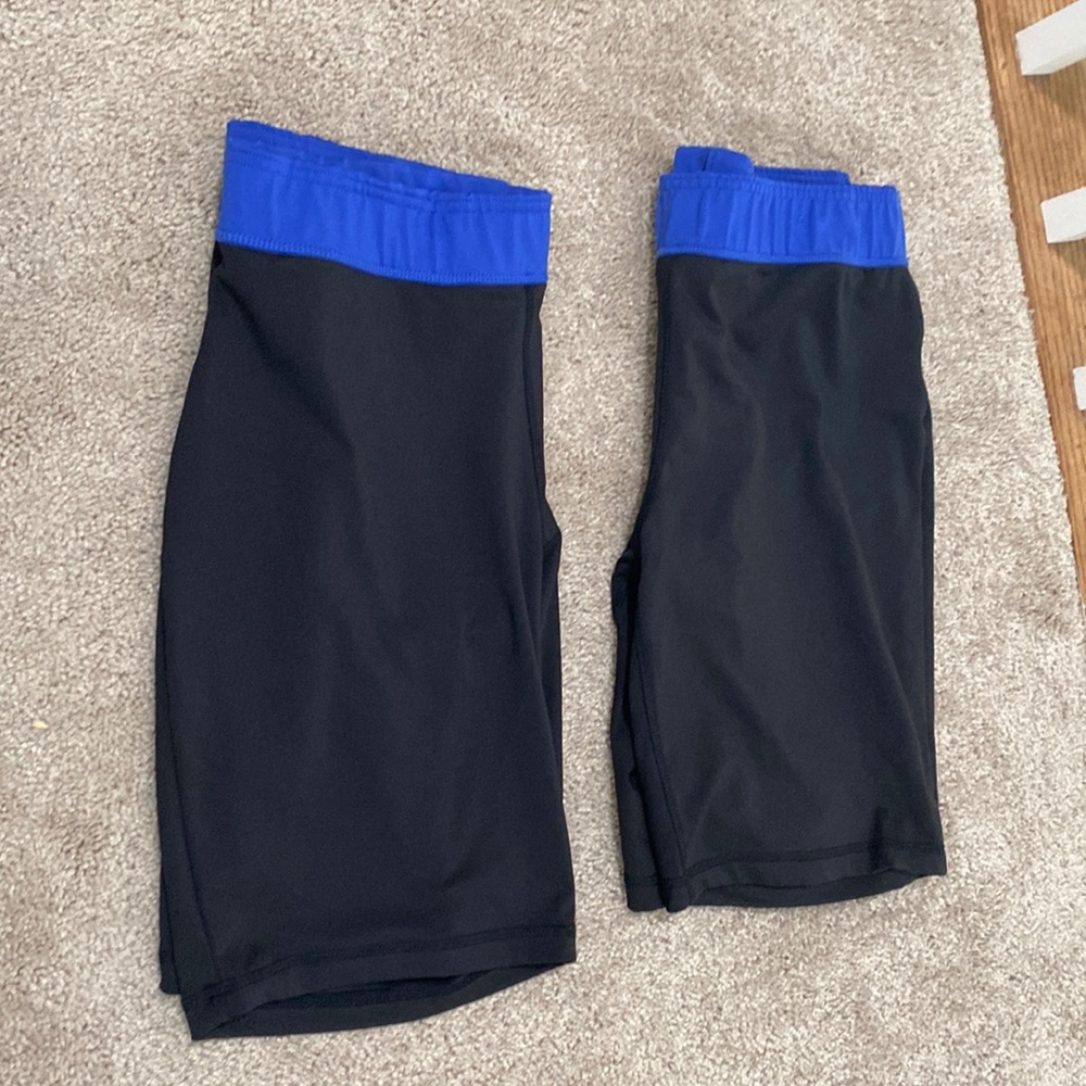 LOT 2 Everlast size Large bike shorts black with blue waist band exercise